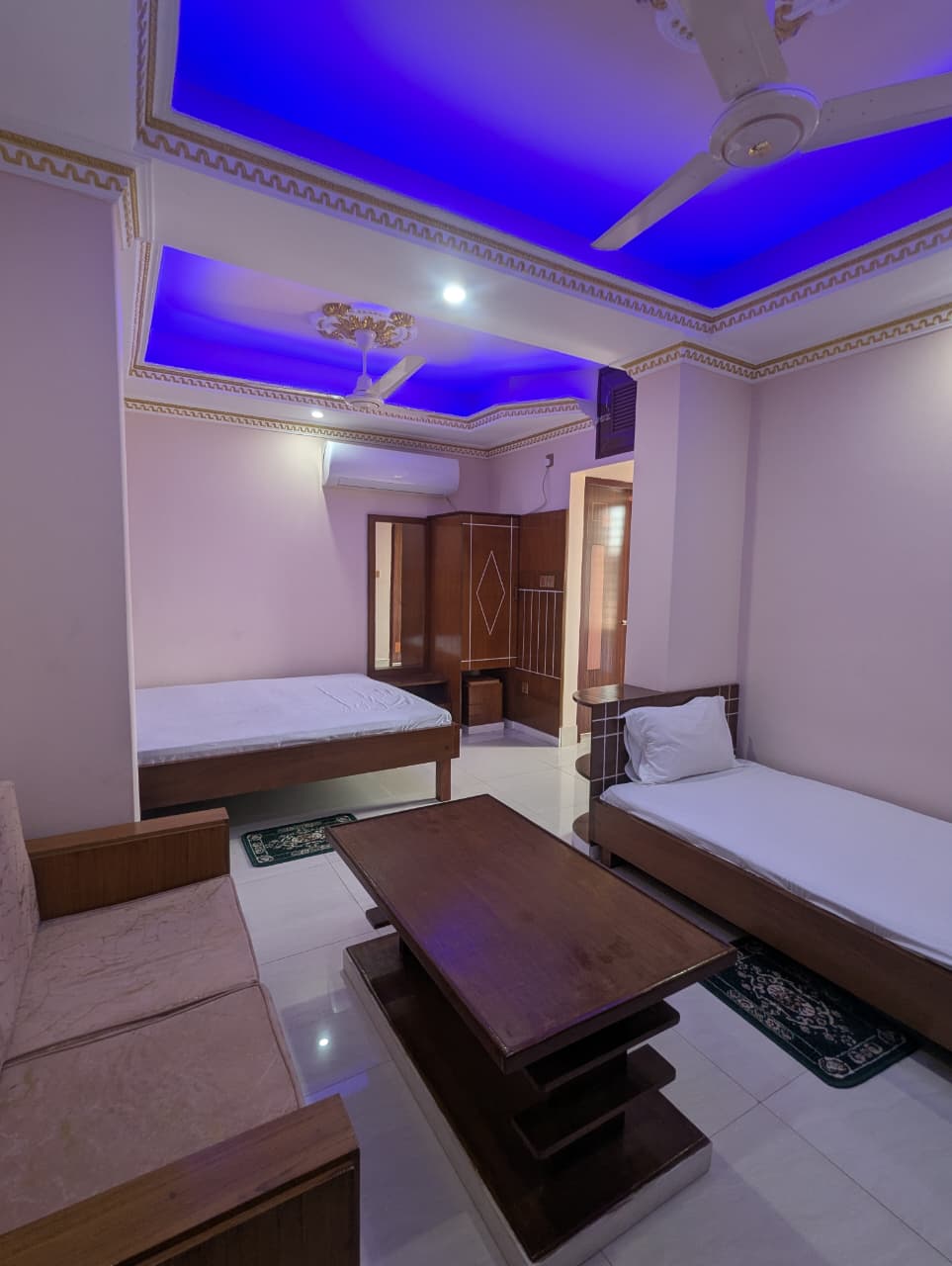 triple deluxe 3 person 3500-3000