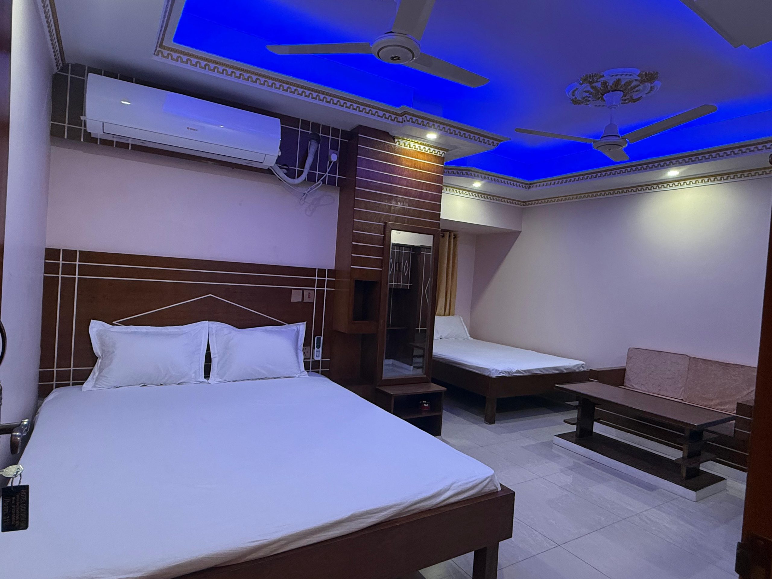 family deluxe 4 person 4000-3500